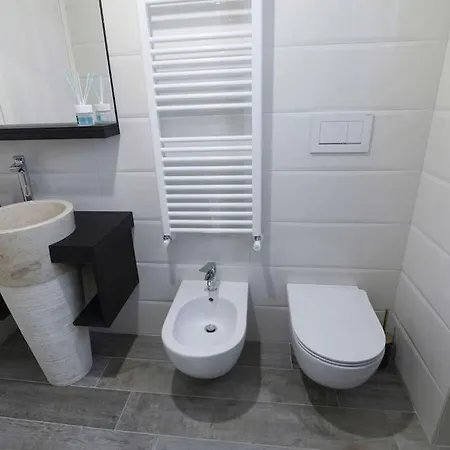 Delux Polignano בית נופש